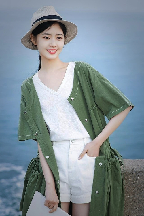 开云体育APP下载-曼联在关键比赛中取胜，稳扎稳打追赶榜首